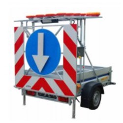 Remorca cu panou MIC săgeţi semnalizare şi dirijare trafic 15 lămpi LED